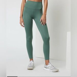 Vuori Evolve Legging: Sea Pine, Size Small